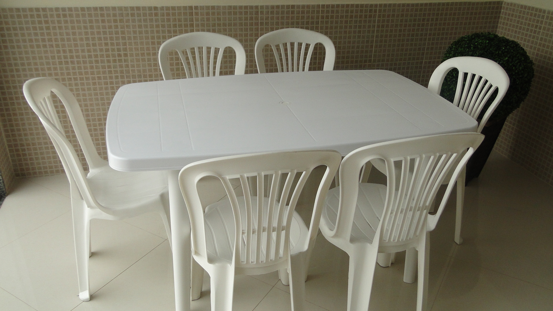 Conjunto  de Mesa e Cadeiras em Jacarepaguá